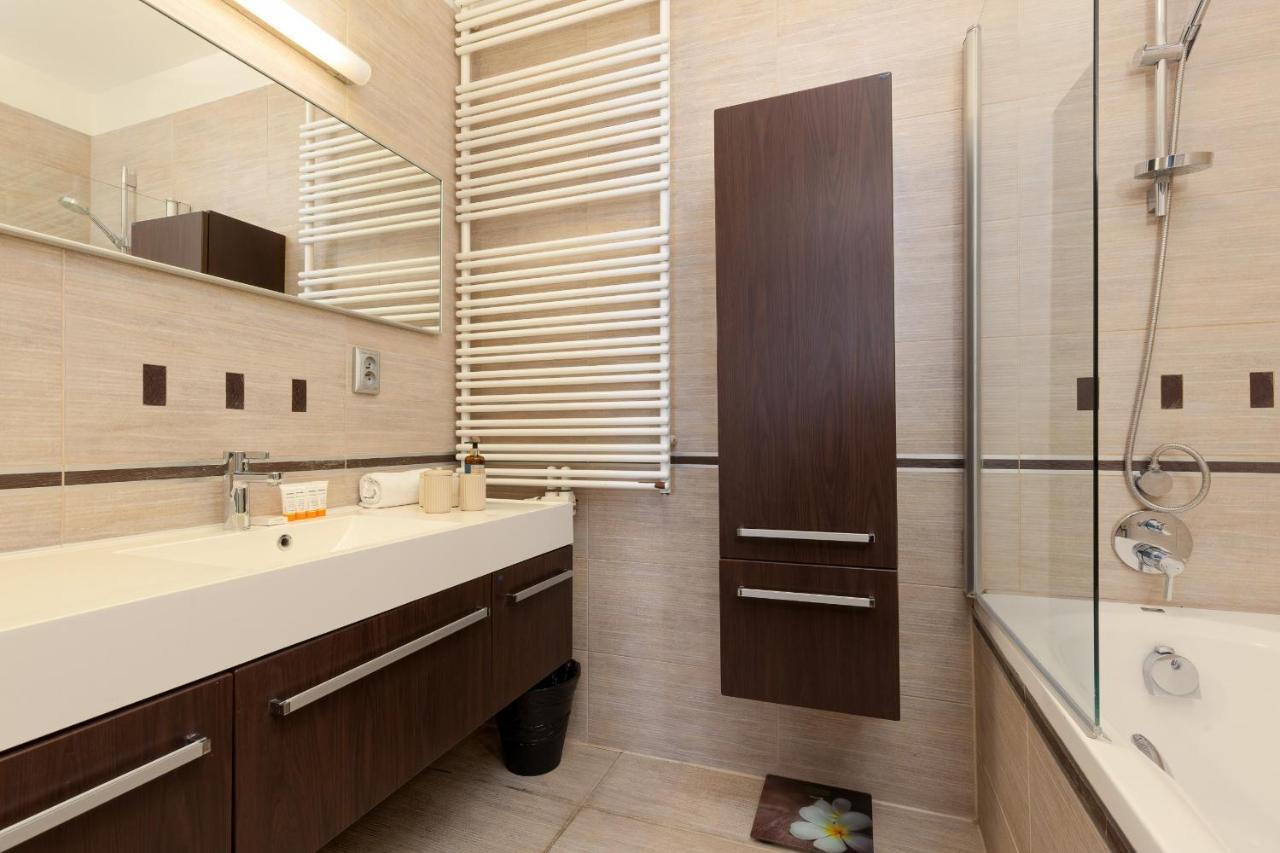 Residence On Wspolna Str. Apartment Warsaw By Renters Dış mekan fotoğraf