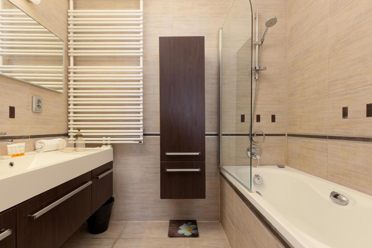 Residence On Wspolna Str. Apartment Warsaw By Renters Dış mekan fotoğraf